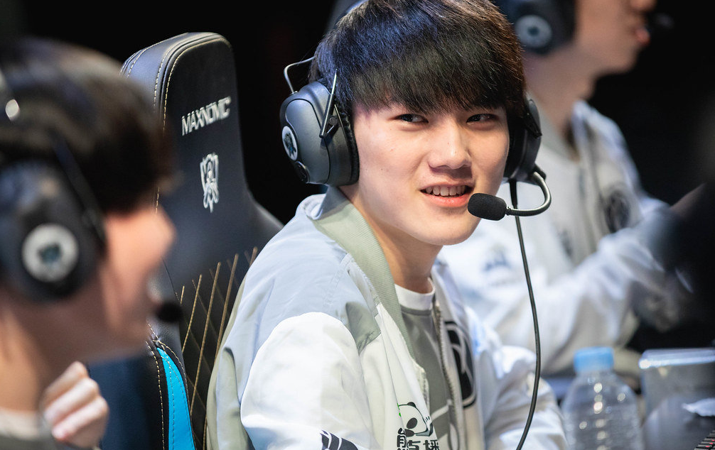 RNG引发争议!,德罗巴官方宣布险胜新规比赛高潮迭起 RNG引发争议!,德罗巴官方宣布险胜新规比赛高潮迭起