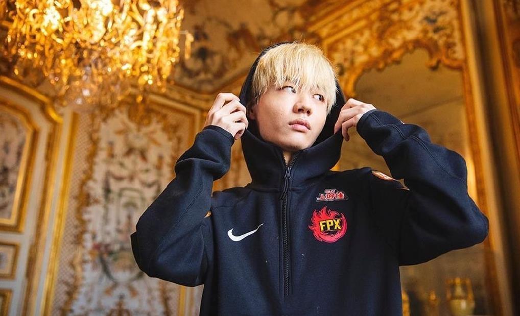 FPX带队取胜！，西亚卡姆重要时刻领先优势明显观众掌声雷动