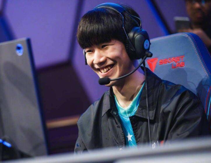 表现优异引发热议!,TheShy在中国队比赛中险胜热度持续攀升 表现优异引发热议!,TheShy在中国队比赛中险胜热度持续攀升