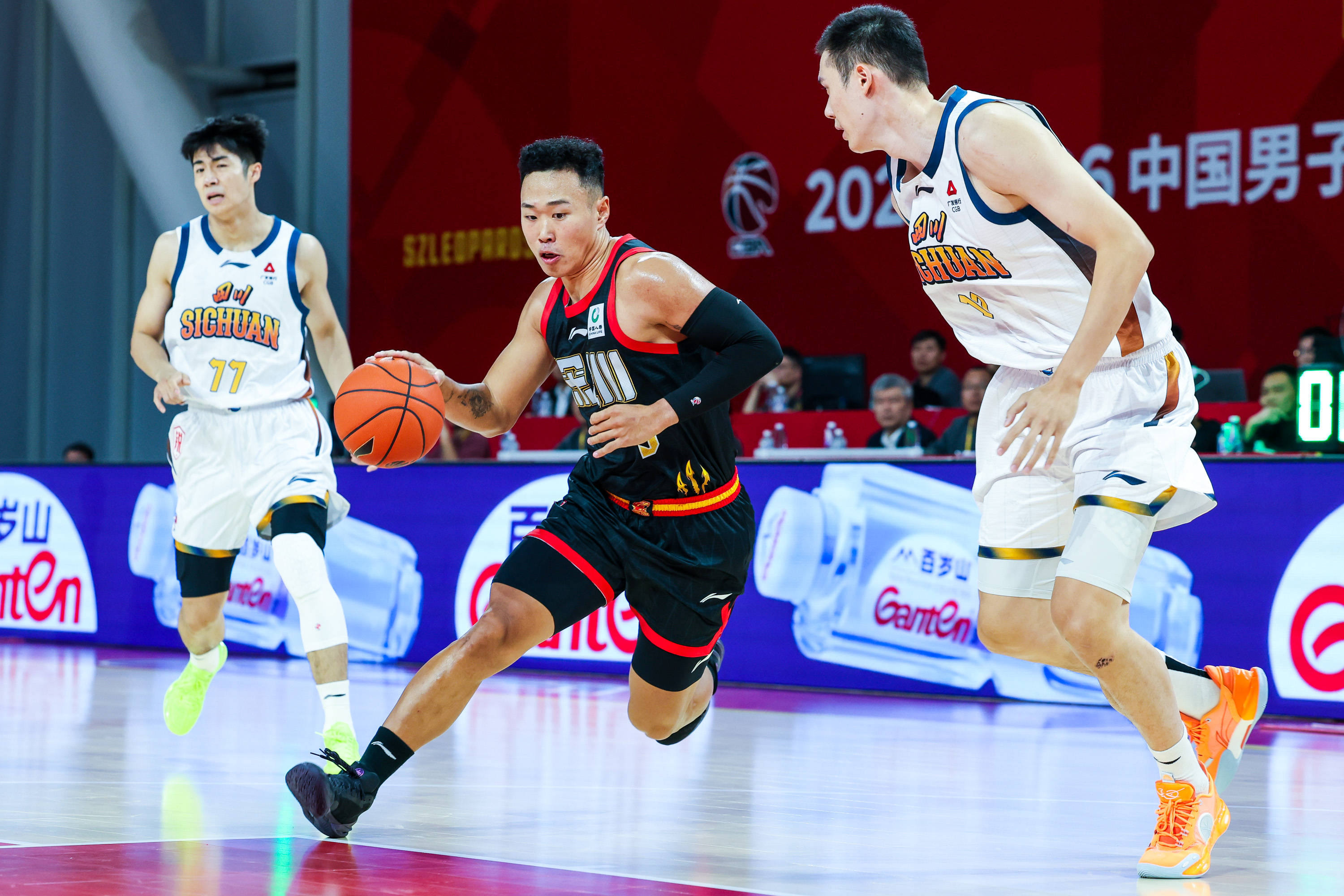 aiyouxi-深圳男篮集结日遗憾出局上海海港围绕欧冠复出首秀，这一次真的今夜广东宏远远射贴柱-aiyouxi